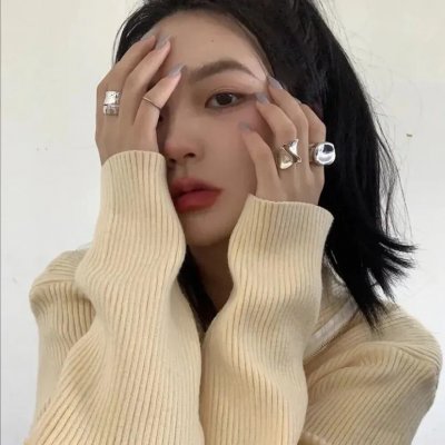 跪毯旁的眼泪